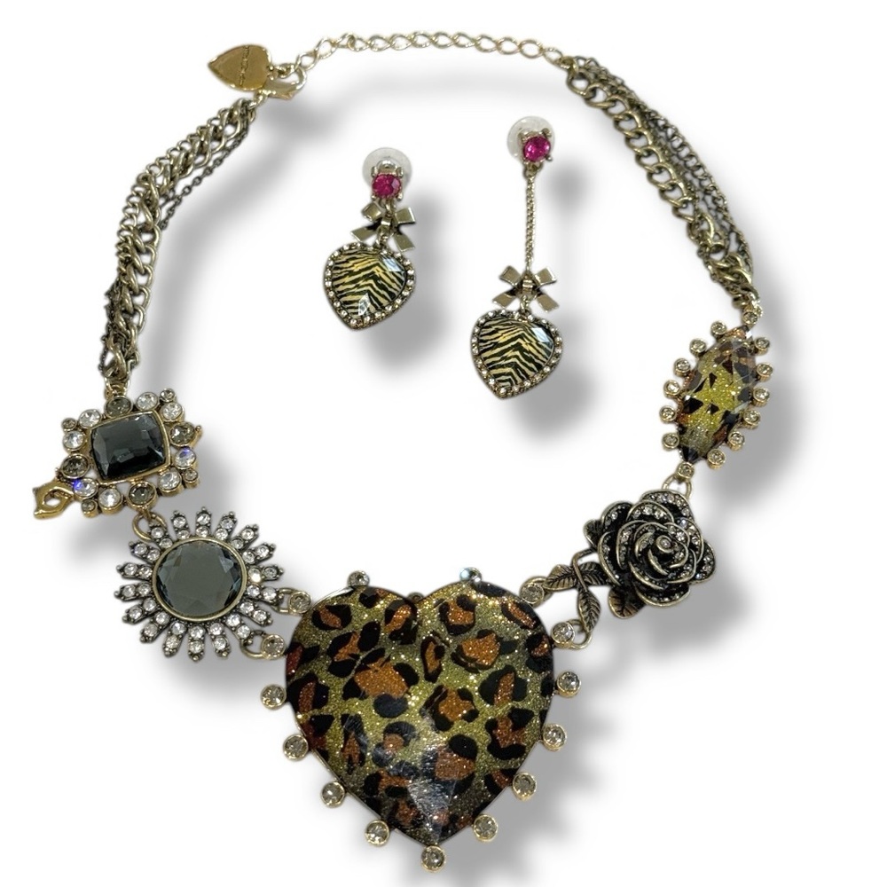 Betsey Johnson VTG Gray Snow Leopard Glitter Lucite Heart Rose Necklace Earrings